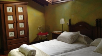 <h5>Stanza</h5><p>Detalle de una de nuestras habitaciones en el Hotel Peñalba, Asturie.</p>